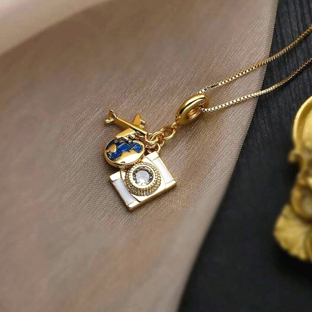 ‼️NEW IN‼️Vintage Camera Necklace🔥